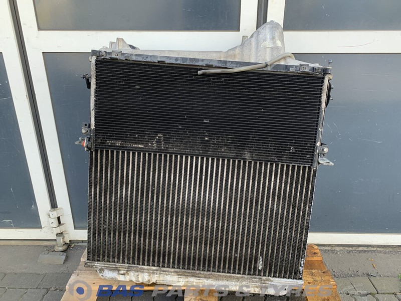 Renault C-Serie - Radiator for Truck: picture 1 Renault C-Serie - Radiator for Truck: picture 1
