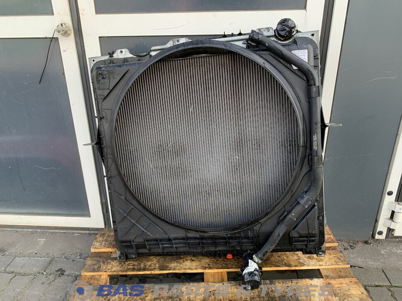 Renault - Radiator for Truck: picture 1 Renault - Radiator for Truck: picture 1