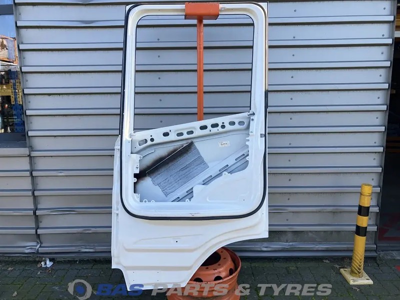 Scania R-Serie NextGen Portier Rechts Scania 2044984 - Door and parts for Truck: picture 2 Scania R-Serie NextGen Portier Rechts Scania 2044984 - Door and parts for Truck: picture 2