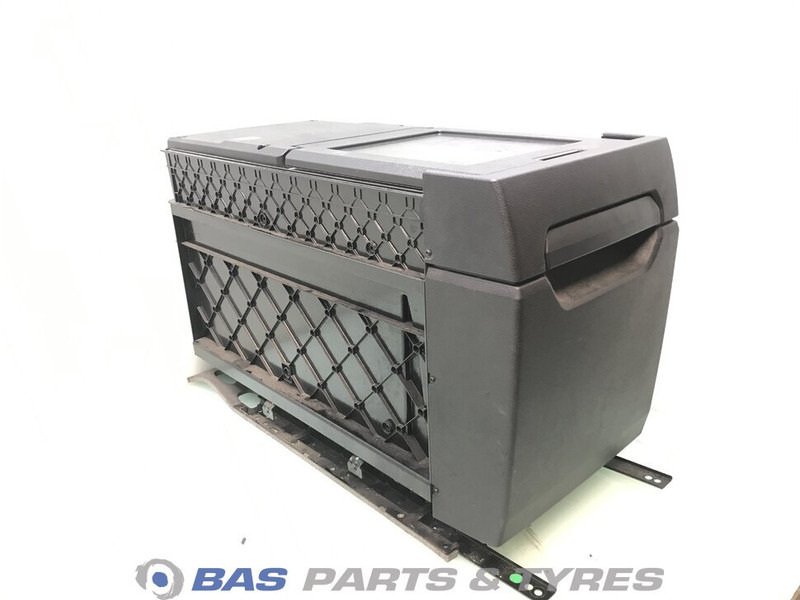 Mercedes-Benz Actros MP4 Koelkast Mercedes 36 Liter A 960 820 03 06 - Spare parts for Truck: picture 1 Mercedes-Benz Actros MP4 Koelkast Mercedes 36 Liter A 960 820 03 06 - Spare parts for Truck: picture 1