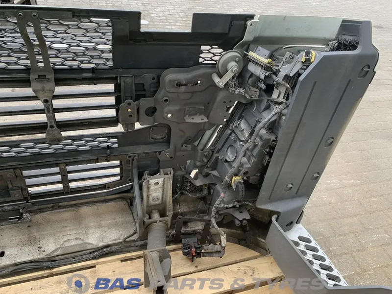 Volvo FH4 Bumper Volvo 21221138 - Bumper for Truck: picture 5 Volvo FH4 Bumper Volvo 21221138 - Bumper for Truck: picture 5