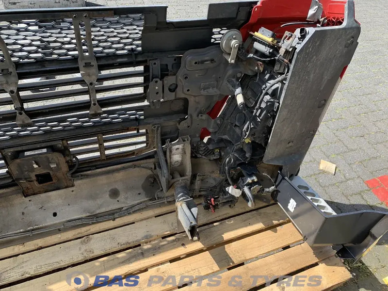 Volvo FH4 Bumper Volvo 21601499 - Bumper for Truck: picture 5 Volvo FH4 Bumper Volvo 21601499 - Bumper for Truck: picture 5