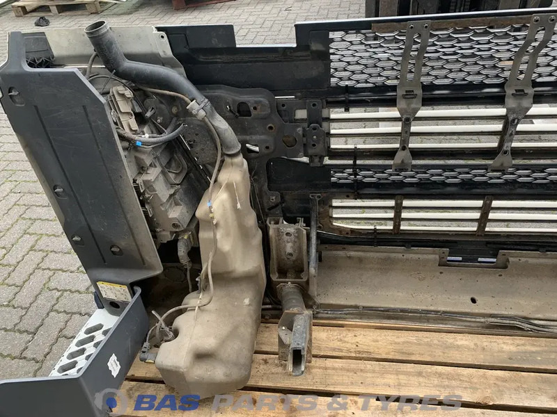 Volvo FH4 Bumper Volvo 82137660 - Bumper for Truck: picture 4 Volvo FH4 Bumper Volvo 82137660 - Bumper for Truck: picture 4