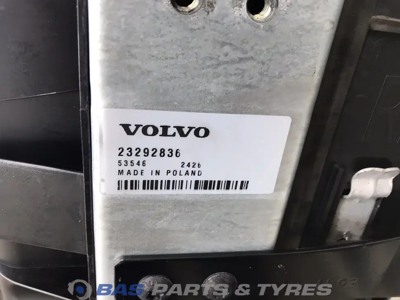 Volvo FH4 - Radiator for Truck: picture 3 Volvo FH4 - Radiator for Truck: picture 3