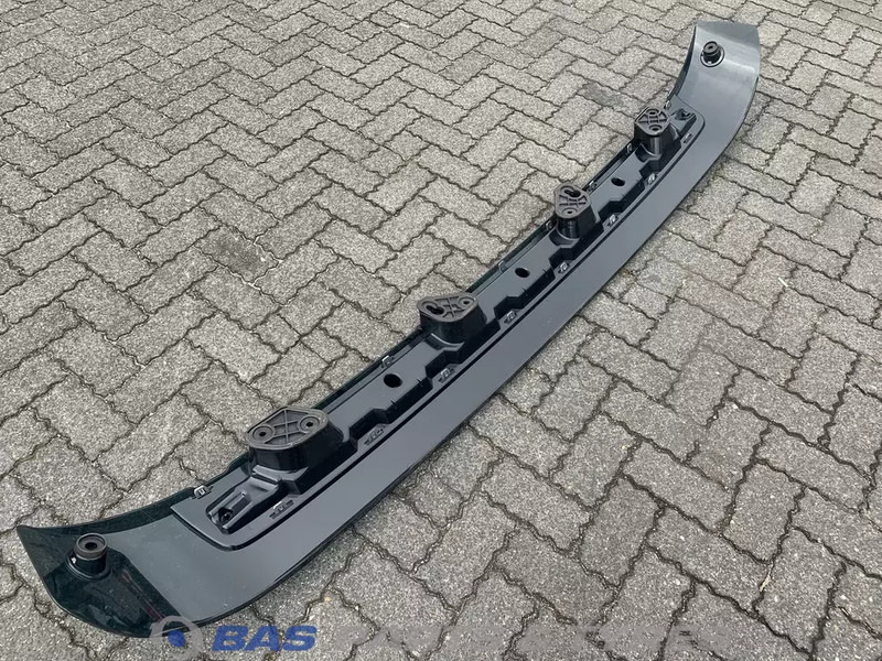 Volvo FH4 Zonneklep Volvo Globetrotter L2H2 82131055 - Sun visor for Truck: picture 4 Volvo FH4 Zonneklep Volvo Globetrotter L2H2 82131055 - Sun visor for Truck: picture 4