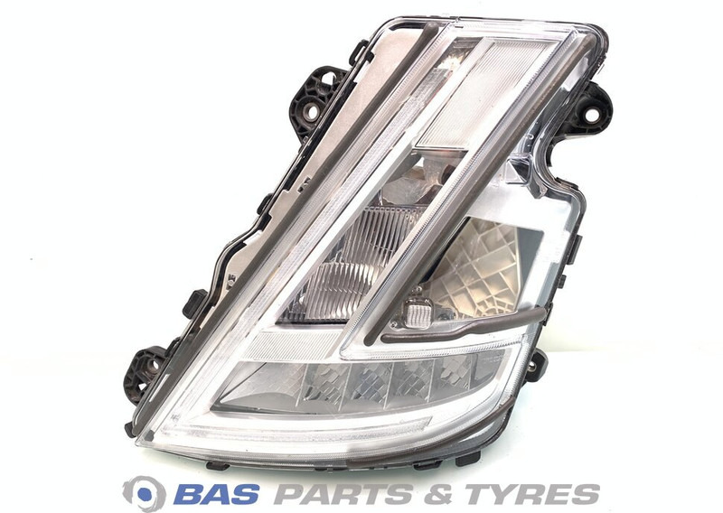 Volvo FH4B - Headlight for Truck: picture 1 Volvo FH4B - Headlight for Truck: picture 1