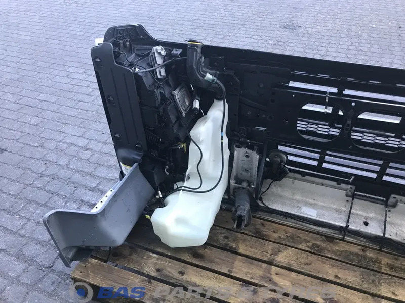 Volvo FM4 Bumper Volvo 84086799 - Bumper for Truck: picture 4 Volvo FM4 Bumper Volvo 84086799 - Bumper for Truck: picture 4