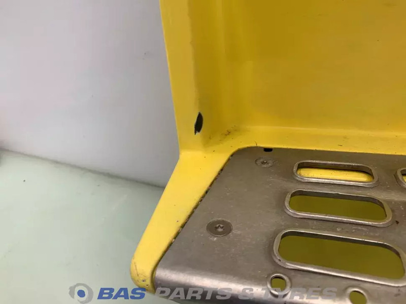 Volvo FM4 Opstap Links Volvo 82644146 - Body and exterior for Truck: picture 4 Volvo FM4 Opstap Links Volvo 82644146 - Body and exterior for Truck: picture 4