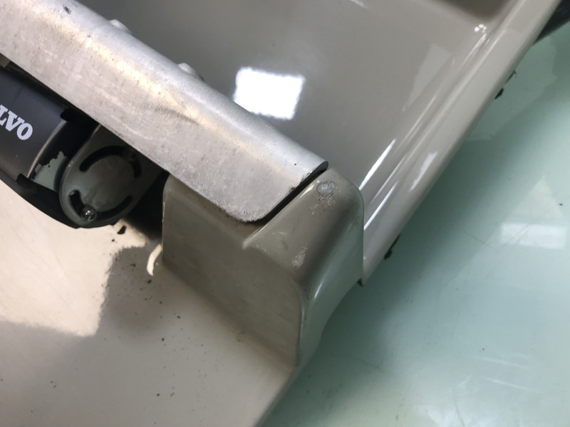 Volvo FM4 Opstap Rechts Volvo 82644147 - Body and exterior for Truck: picture 3 Volvo FM4 Opstap Rechts Volvo 82644147 - Body and exterior for Truck: picture 3