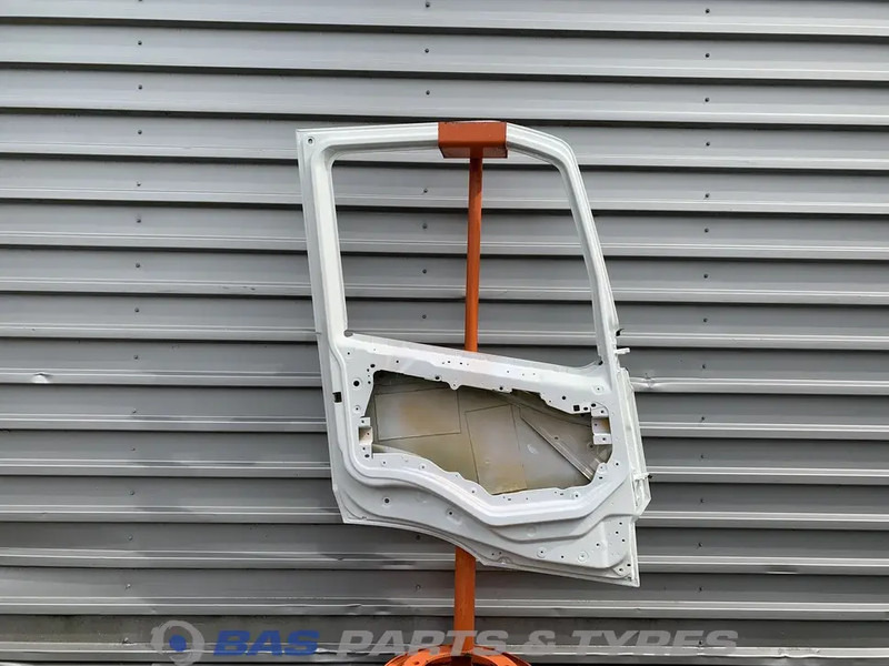 Volvo FM5 - Door and parts for Truck: picture 2 Volvo FM5 - Door and parts for Truck: picture 2