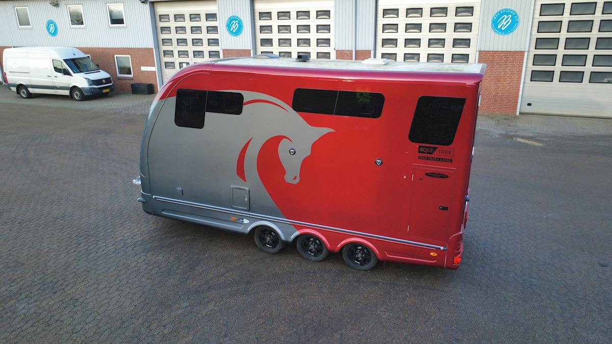 Equi-Trek Star-Treka - Horse trailer: picture 2 Equi-Trek Star-Treka - Horse trailer: picture 2