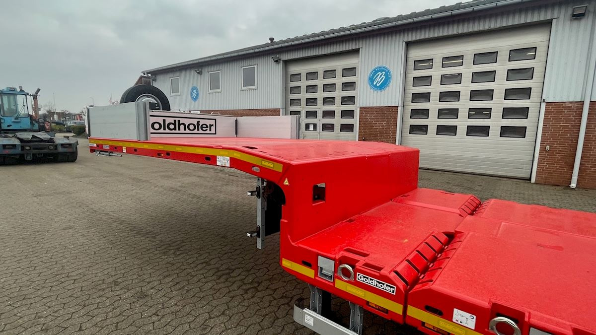 Low loader semi-trailer Goldhofer STN-L 4: picture 9