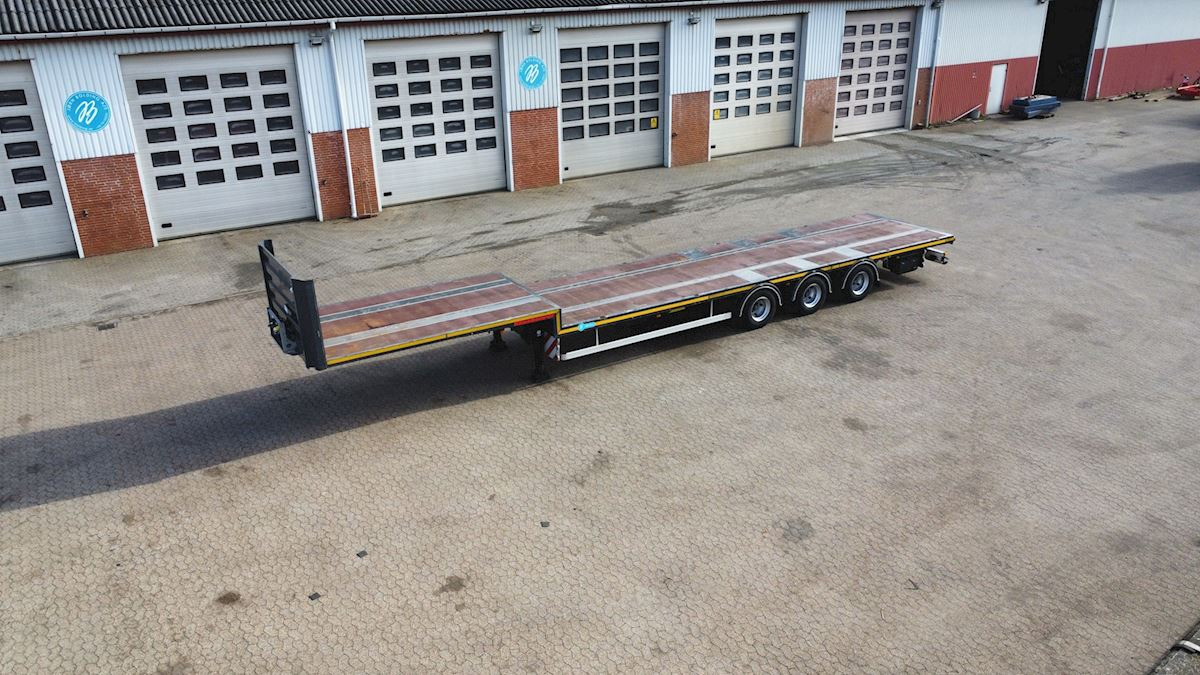 Kässbohrer - Low loader semi-trailer: picture 1 Kässbohrer - Low loader semi-trailer: picture 1