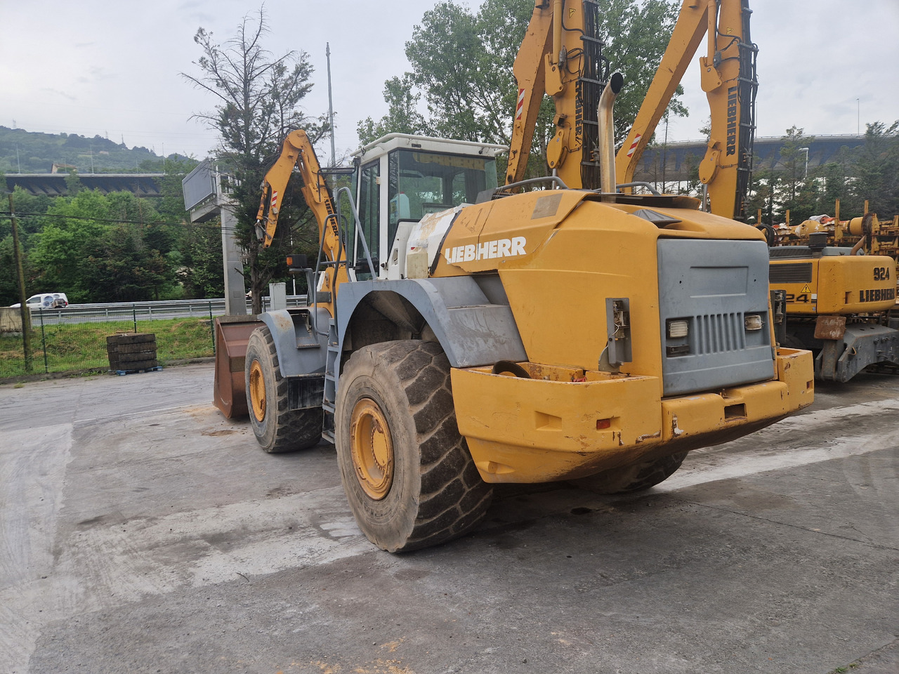 LIEBHERR L564 N/S: 4620899 (2001)  - Wheel loader: picture 4 LIEBHERR L564 N/S: 4620899 (2001)  - Wheel loader: picture 4