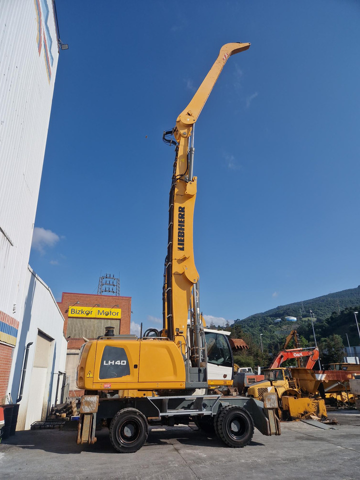 LIEBHERR LH40M - Waste/ Industry handler: picture 1 LIEBHERR LH40M - Waste/ Industry handler: picture 1