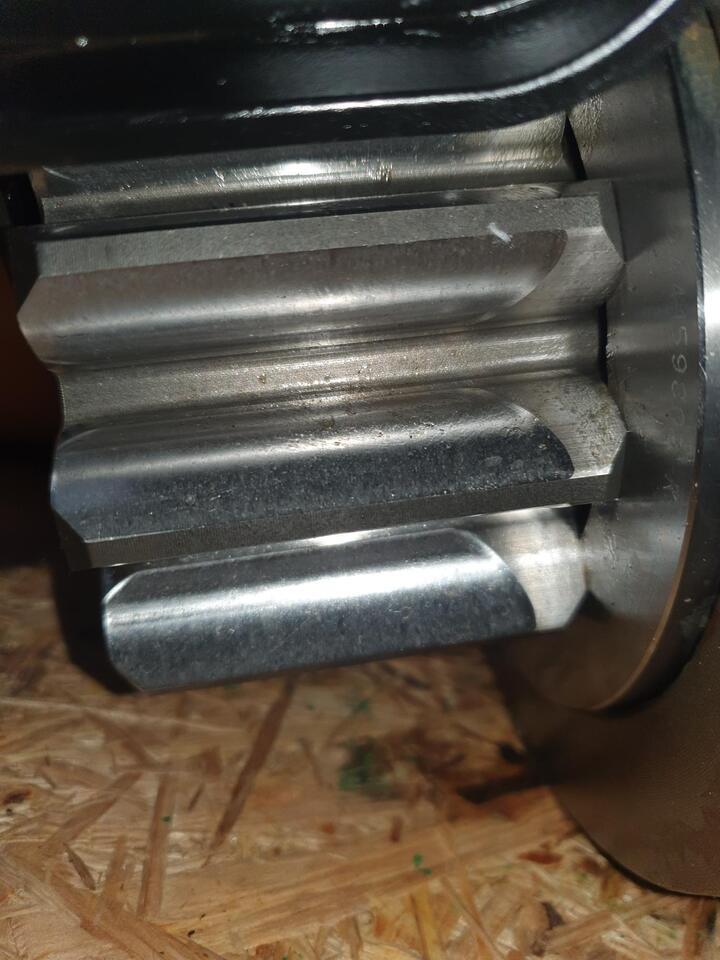 LIEBHERR SAT 225/229  - Transmission for Construction machinery: picture 3 LIEBHERR SAT 225/229  - Transmission for Construction machinery: picture 3