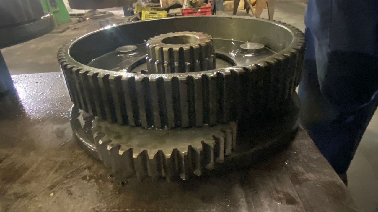MANDO FINAL FAT450/044 LIEBHERR R954B  - Final drive for Construction machinery: picture 5 MANDO FINAL FAT450/044 LIEBHERR R954B  - Final drive for Construction machinery: picture 5