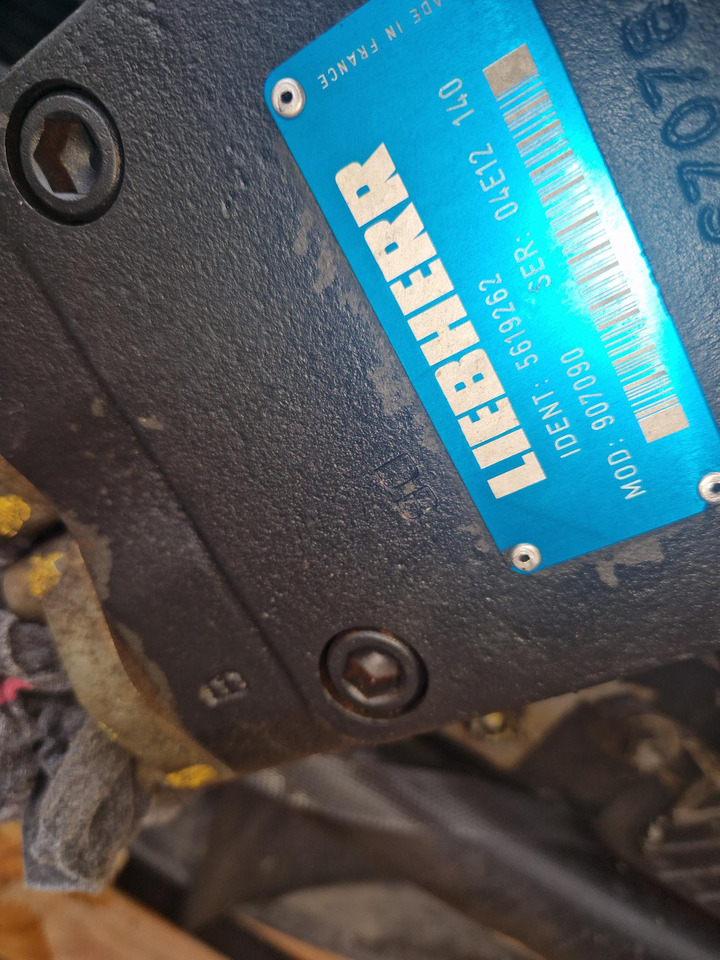 RADIADOR LIEBHERR R914B - Radiator for Construction machinery: picture 2 RADIADOR LIEBHERR R914B - Radiator for Construction machinery: picture 2