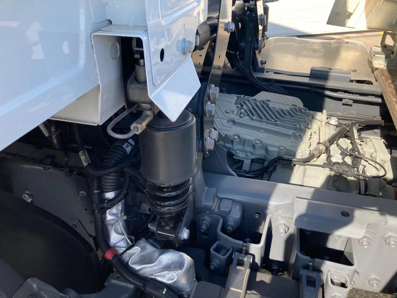 Lease a DAF XD 450 FAN CHASSIS SLEEPER CAB PTO STEERING LIFTAXLE 480WB - NEW DAF XD 450 FAN CHASSIS SLEEPER CAB PTO STEERING LIFTAXLE 480WB - NEW: picture 9