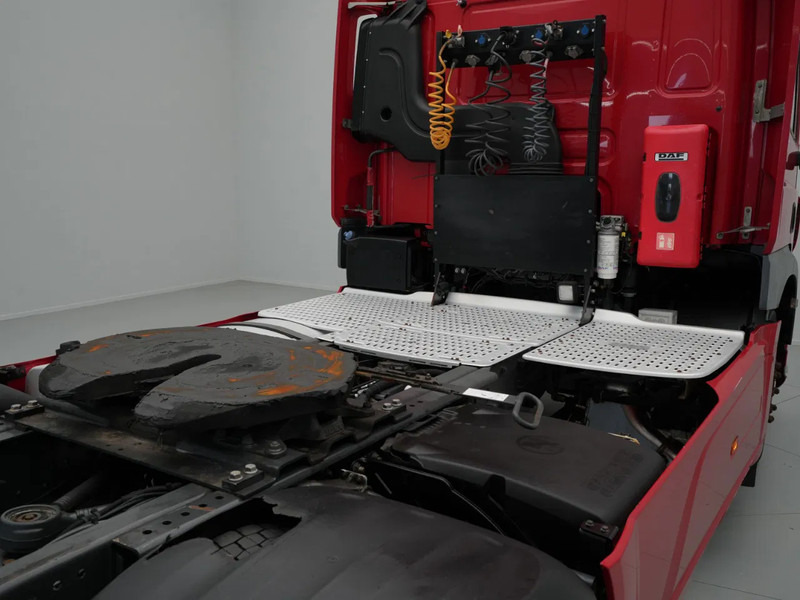 Tractor unit DAF CF 410: picture 9