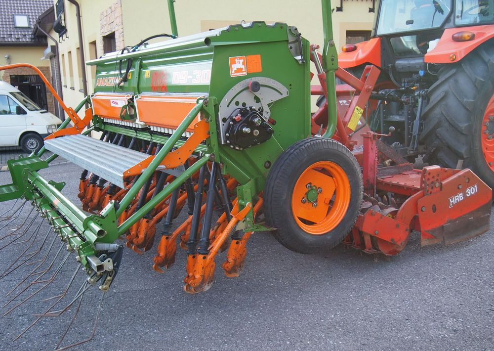 Agregat uprawowo-siewny Amazone HRB 301 I D9-30 2005 Agregat uprawowo siewny KUHN AMAZONE szerokość robocza 3m - Combine seed drill: picture 3 Agregat uprawowo-siewny Amazone HRB 301 I D9-30 2005 Agregat uprawowo siewny KUHN AMAZONE szerokość robocza 3m - Combine seed drill: picture 3
