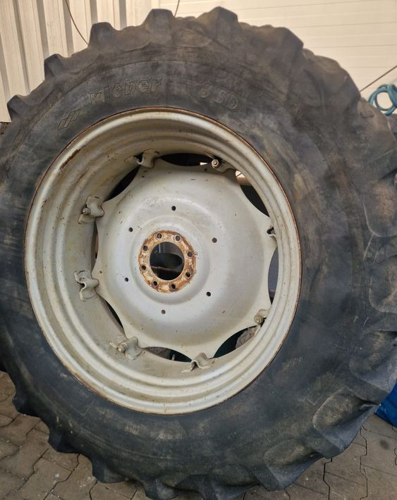 Części do Ciągnika Massey Ferguson MF 3000, 6000 Koła tylne 18,4R38 do ciągnika MF - Wheel and tire package for Agricultural machinery: picture 4 Części do Ciągnika Massey Ferguson MF 3000, 6000 Koła tylne 18,4R38 do ciągnika MF - Wheel and tire package for Agricultural machinery: picture 4