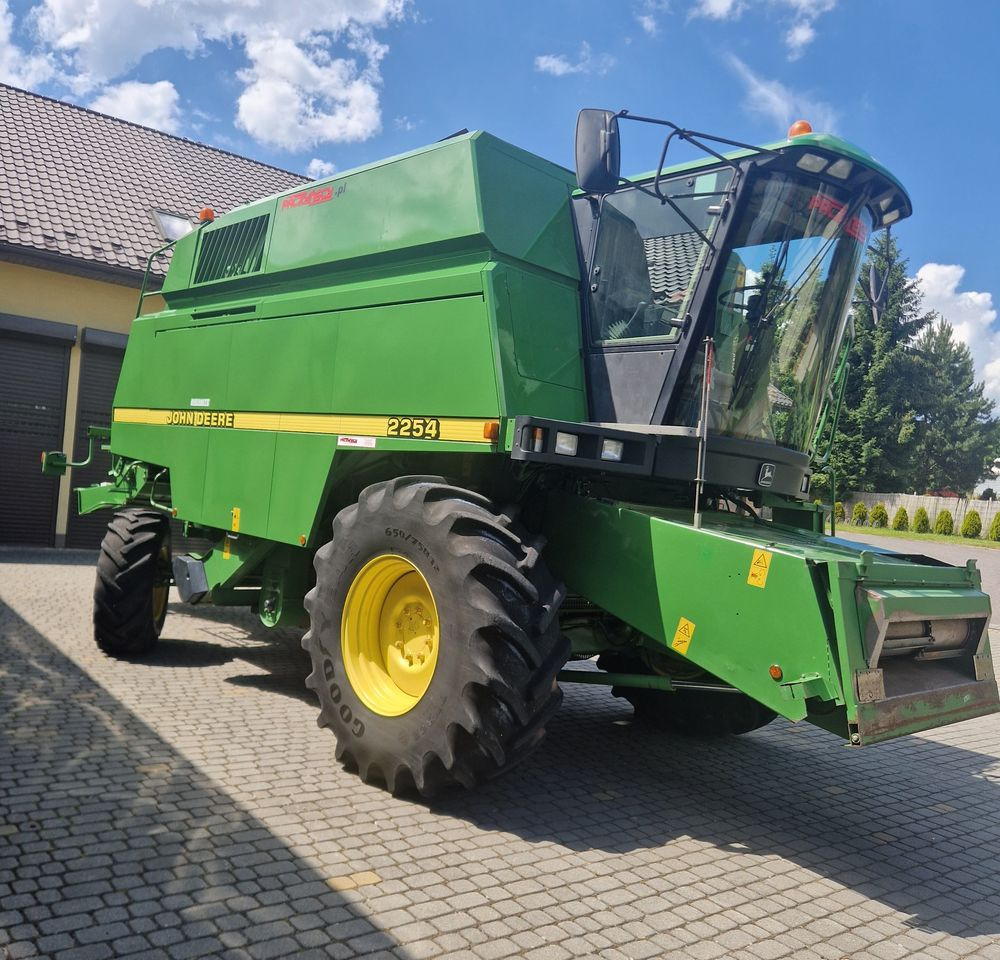 Kombajn zbożawy John deere 2254 2000 Kombajn John Deere JD - Combine harvester: picture 1 Kombajn zbożawy John deere 2254 2000 Kombajn John Deere JD - Combine harvester: picture 1