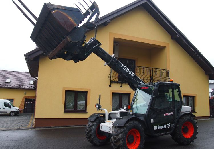 Ładowarka teleskopowa Bobcat T2556 2005 Ładowarka teleskopowa BOBCAT - Telescopic handler: picture 1 Ładowarka teleskopowa Bobcat T2556 2005 Ładowarka teleskopowa BOBCAT - Telescopic handler: picture 1