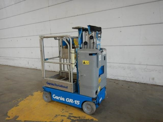 Genie GR15 - Vertical mast lift: picture 2 Genie GR15 - Vertical mast lift: picture 2