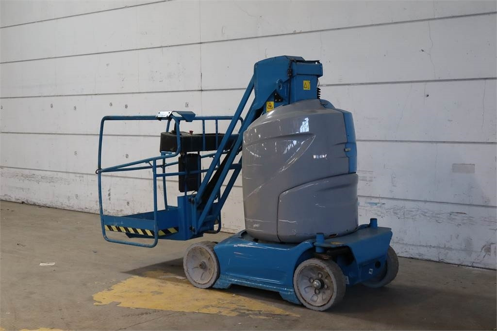 Genie GR26J - Vertical mast lift: picture 2 Genie GR26J - Vertical mast lift: picture 2