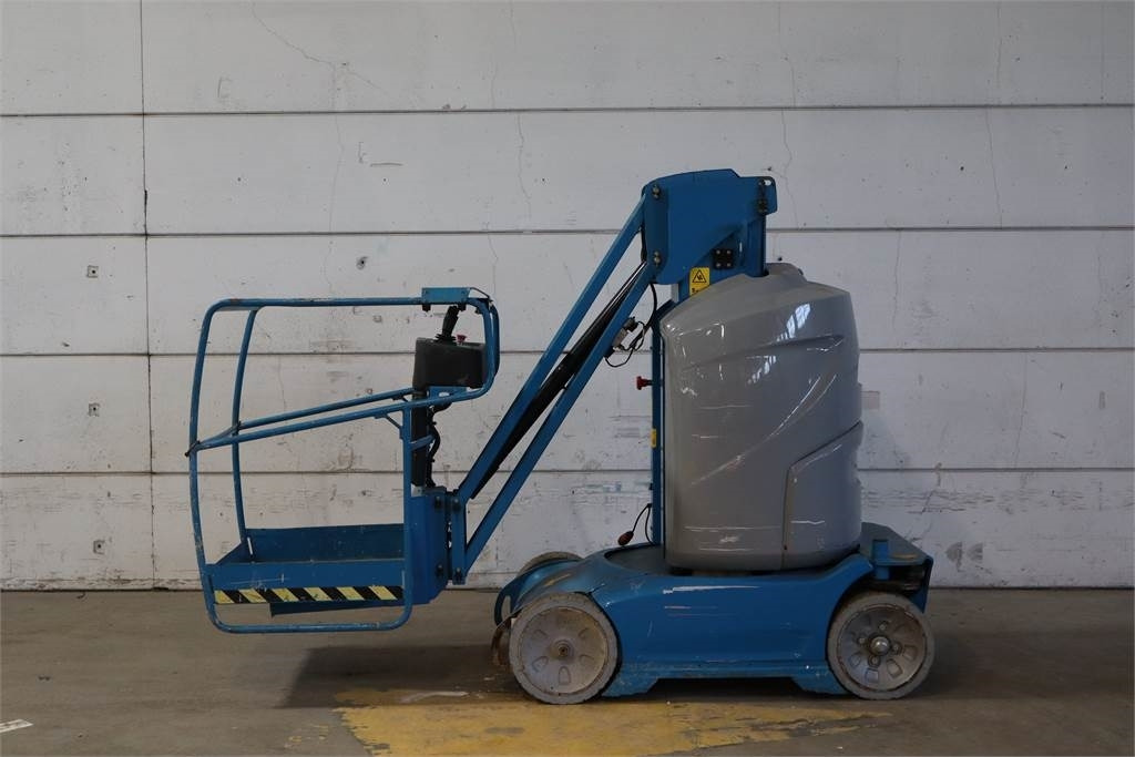 Genie GR26J - Vertical mast lift: picture 1 Genie GR26J - Vertical mast lift: picture 1