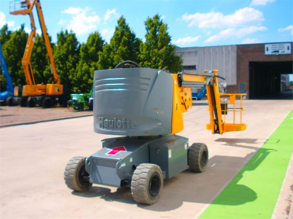 Haulotte HA15IP - Articulated boom: picture 4 Haulotte HA15IP - Articulated boom: picture 4