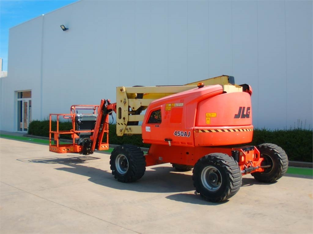 JLG 450AJ - Articulated boom: picture 3 JLG 450AJ - Articulated boom: picture 3