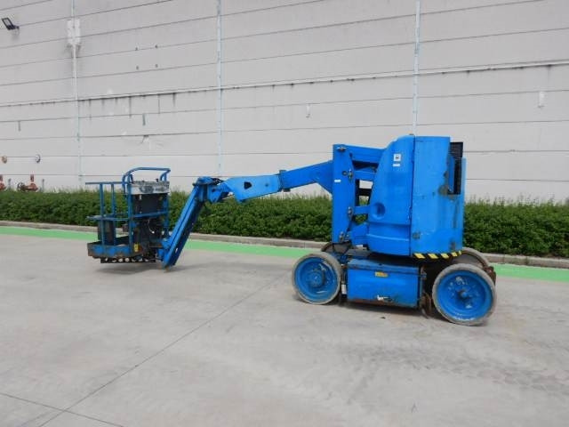 JLG E300AJP - Articulated boom: picture 2 JLG E300AJP - Articulated boom: picture 2