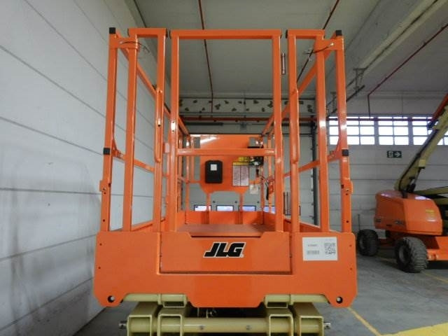 Scissor lift JLG R4045: picture 10