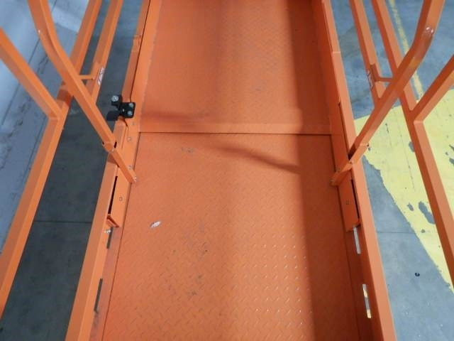 Scissor lift JLG R4045: picture 11