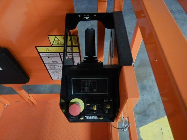 Scissor lift JLG R4045: picture 9