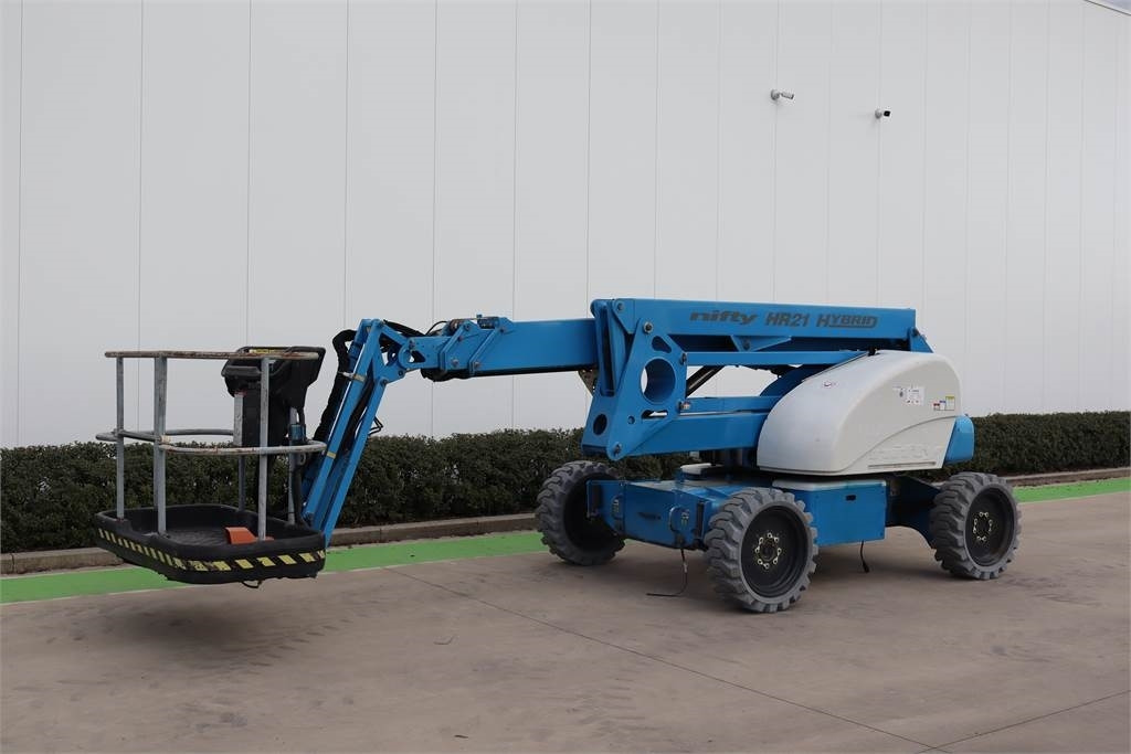 Niftylift HR21D - Articulated boom: picture 2 Niftylift HR21D - Articulated boom: picture 2
