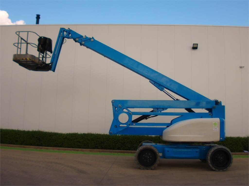 Niftylift HR28 - Articulated boom: picture 5 Niftylift HR28 - Articulated boom: picture 5