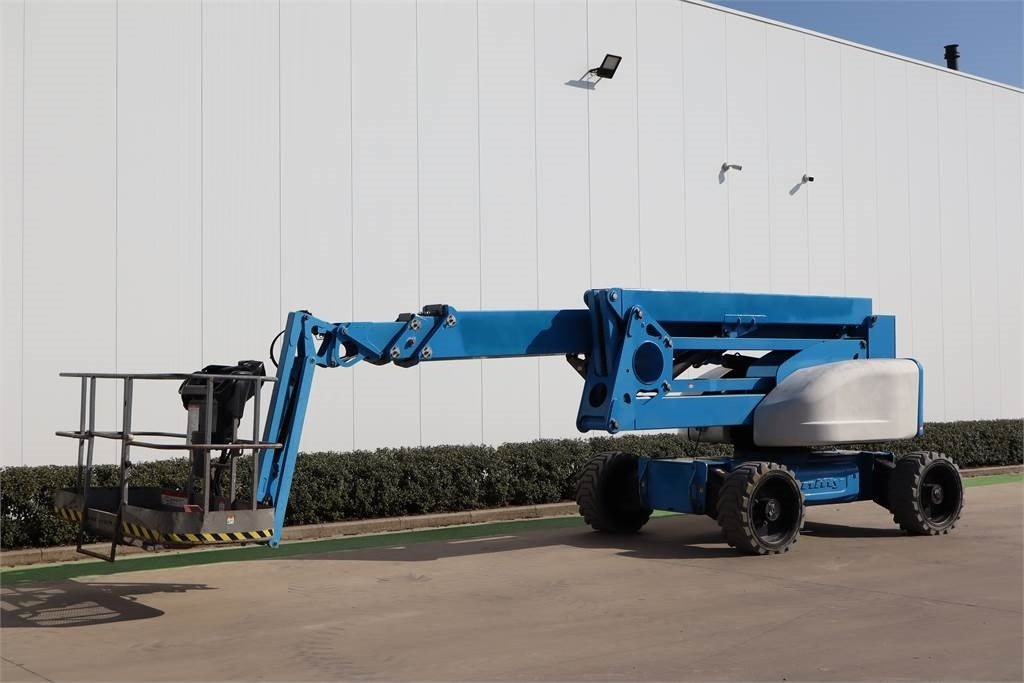 Niftylift HR28 - Articulated boom: picture 2 Niftylift HR28 - Articulated boom: picture 2