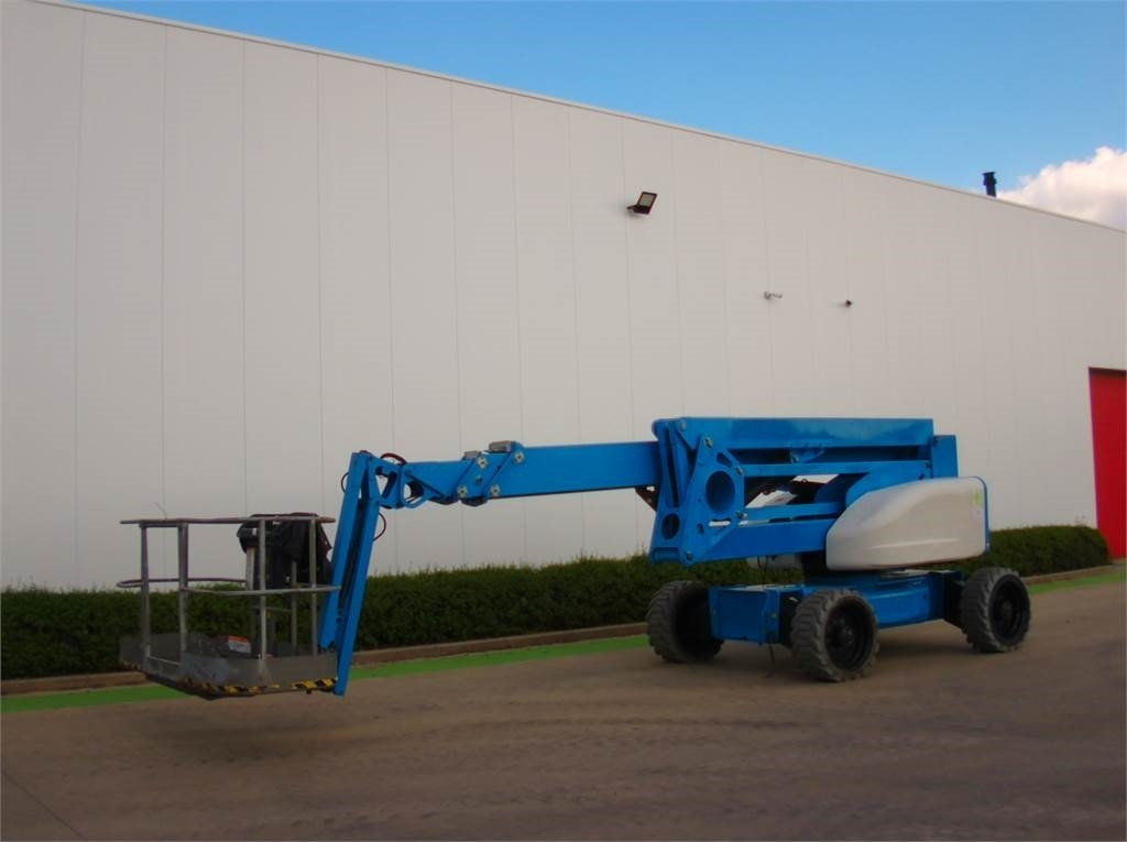 Niftylift HR28 - Articulated boom: picture 2 Niftylift HR28 - Articulated boom: picture 2