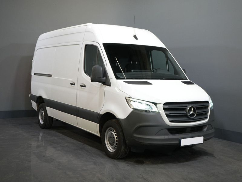 Mercedes-Benz Sprinter 316 2.2 CDI Aut. L2H2 EXPORT ONLY RWD LED/ Gev.Stoel/ Cruise/ Trekhaak - Panel van: picture 1 Mercedes-Benz Sprinter 316 2.2 CDI Aut. L2H2 EXPORT ONLY RWD LED/ Gev.Stoel/ Cruise/ Trekhaak - Panel van: picture 1