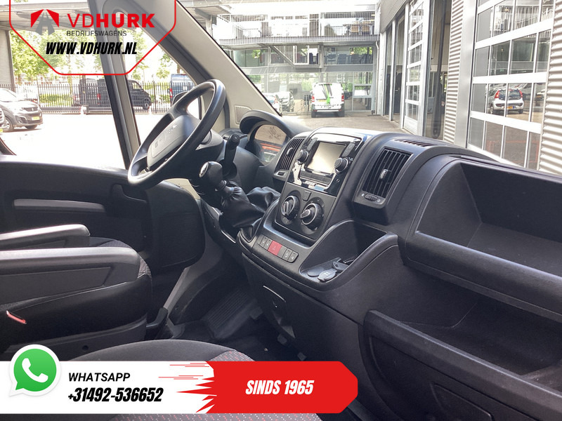 Peugeot Boxer 2.2 HDi 140 pk L2 EXPORT ONLY 3.0t Trekverm./ Navi/ Camera/ PDC/ Cruise/ Airco - Panel van: picture 3 Peugeot Boxer 2.2 HDi 140 pk L2 EXPORT ONLY 3.0t Trekverm./ Navi/ Camera/ PDC/ Cruise/ Airco - Panel van: picture 3