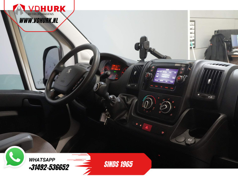 Peugeot Boxer 2.2 HDi 140 pk L2H2 270Gr. Deuren/ 2.5t Trekverm./ Camera/ PDC/ Cruise/ Trekhaak/ Airco - Small van: picture 3 Peugeot Boxer 2.2 HDi 140 pk L2H2 270Gr. Deuren/ 2.5t Trekverm./ Camera/ PDC/ Cruise/ Trekhaak/ Airco - Small van: picture 3