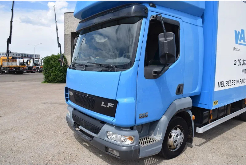 DAF LF 220 LF45 220 - Box truck: picture 3 DAF LF 220 LF45 220 - Box truck: picture 3