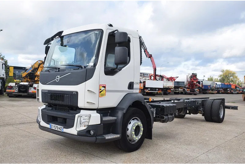 Diversen Volvo FL280 - Cab chassis truck: picture 3 Diversen Volvo FL280 - Cab chassis truck: picture 3