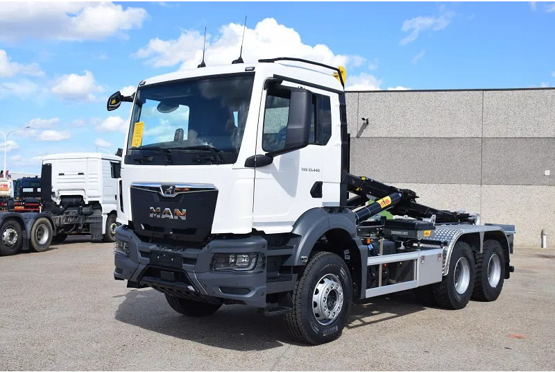 MAN TGS 33.440 - Hook lift truck: picture 2 MAN TGS 33.440 - Hook lift truck: picture 2