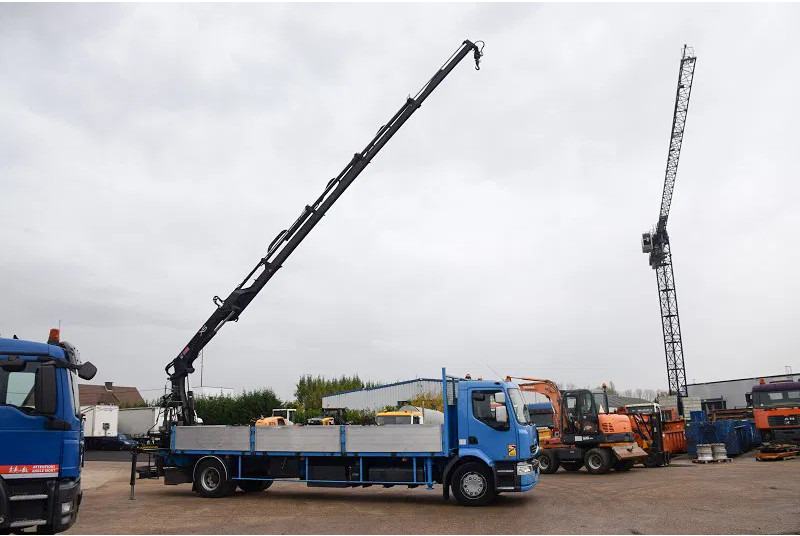 Renault DCi 220 - Crane truck: picture 3 Renault DCi 220 - Crane truck: picture 3