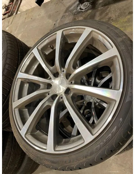 Pirelli *Brock velgen met Pirelli banden *235/35 ZR19 - Wheels and tires for Car: picture 1 Pirelli *Brock velgen met Pirelli banden *235/35 ZR19 - Wheels and tires for Car: picture 1