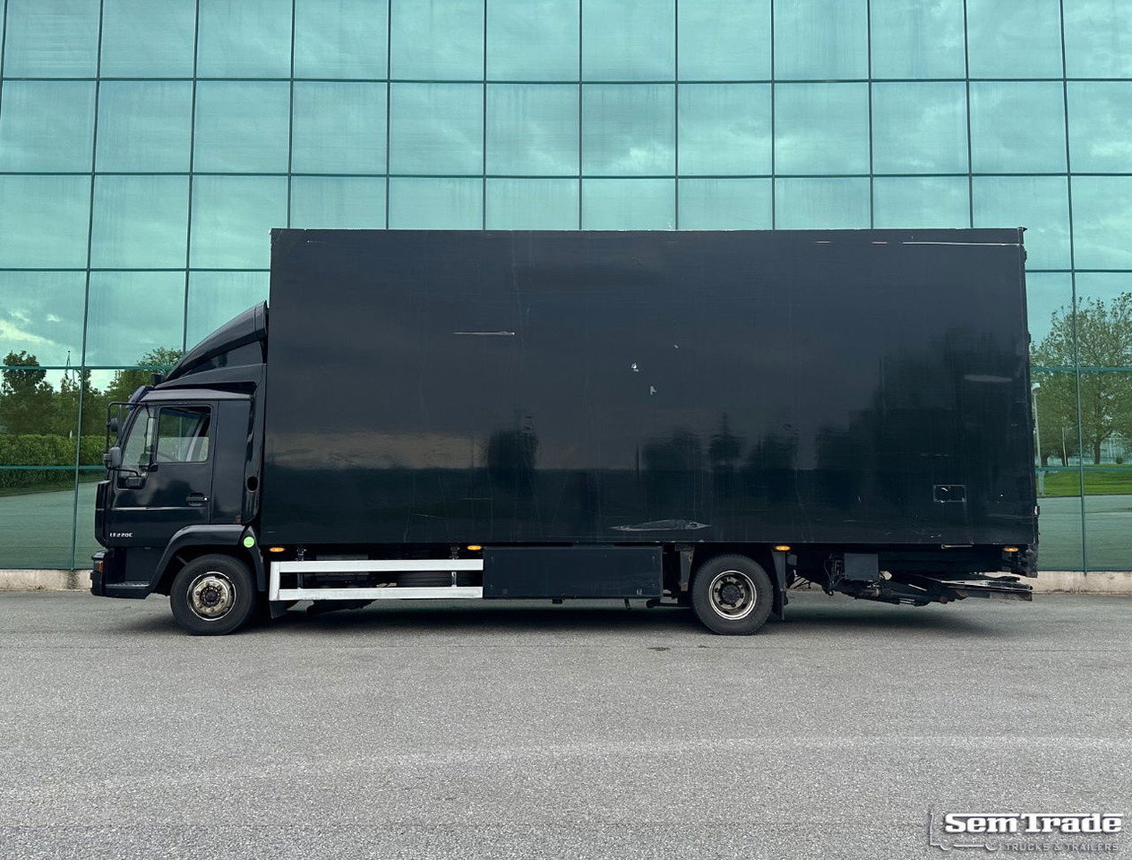 MAN LE 220C Euro 3 Isolated BOX + BOX Heater 740 x 240 x 295 CM Inside Holland Truck - Box truck: picture 2 MAN LE 220C Euro 3 Isolated BOX + BOX Heater 740 x 240 x 295 CM Inside Holland Truck - Box truck: picture 2